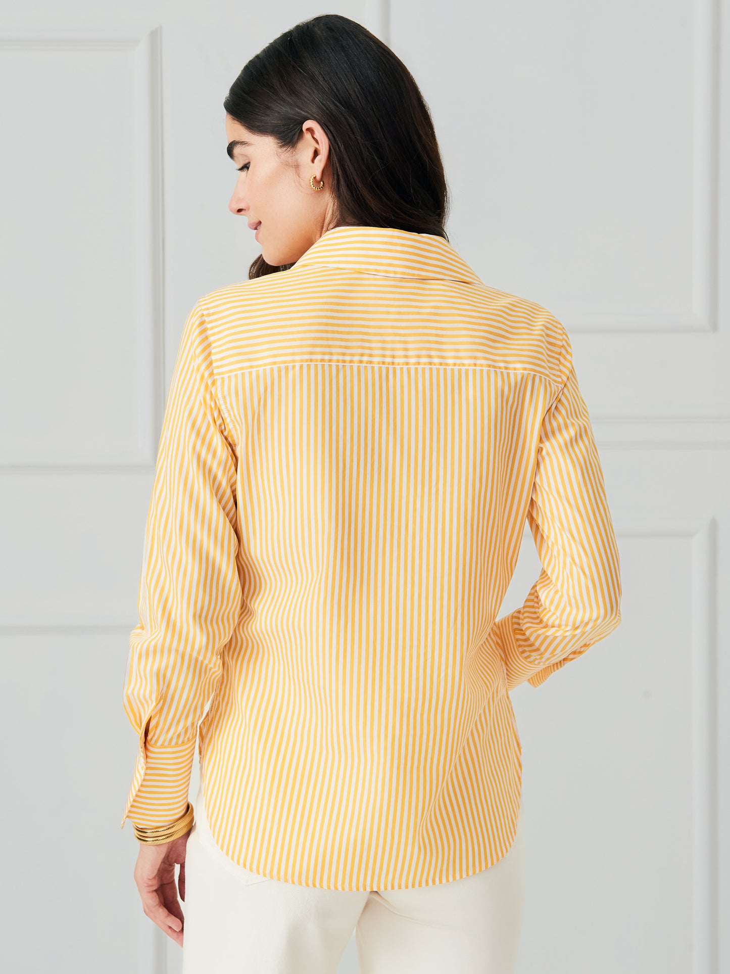 J.McLaughlin Sloane shirt in white/yellow made with cotton.