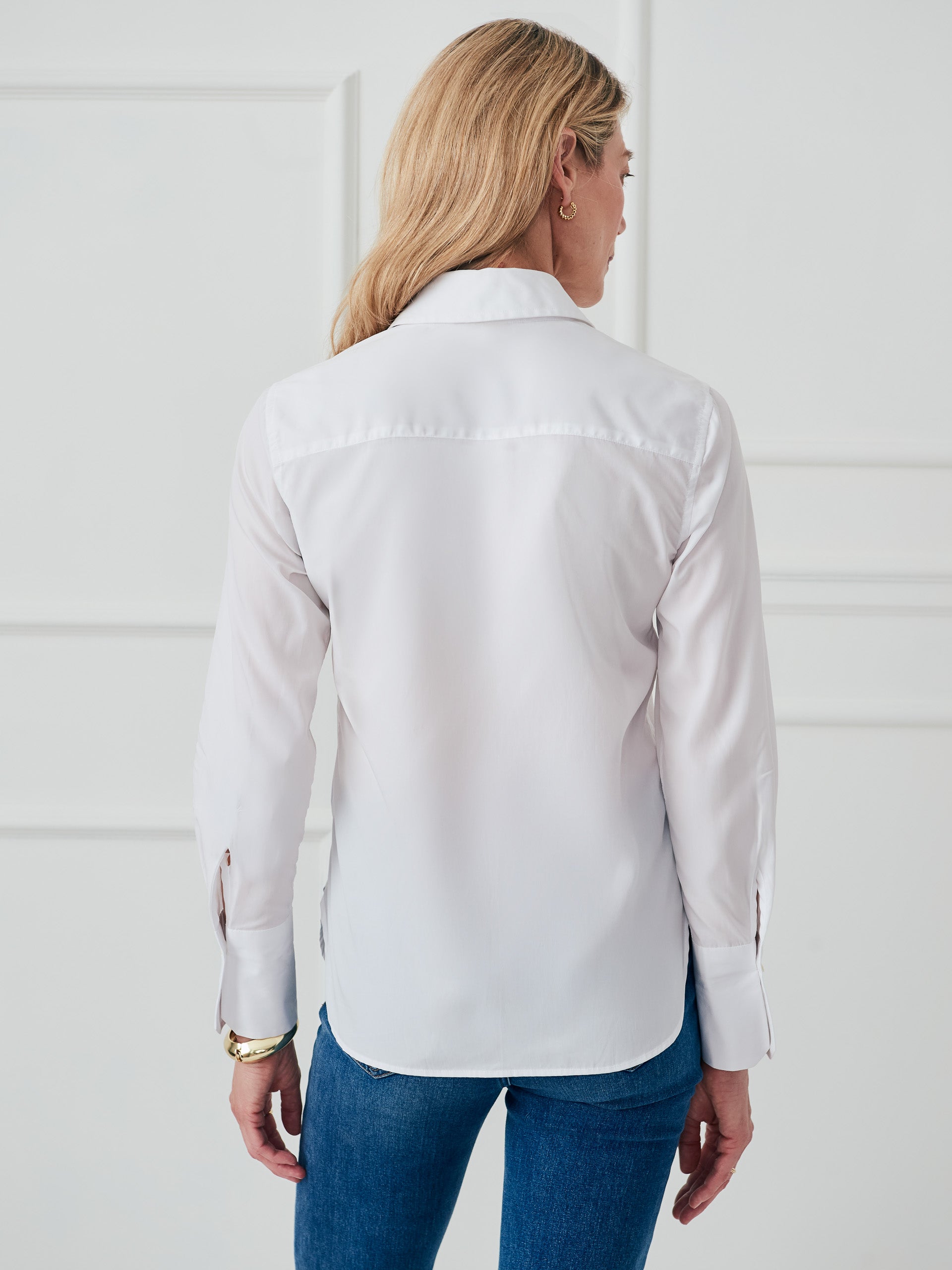 J.McLaughlin Sloane shirt in white made with cotton.