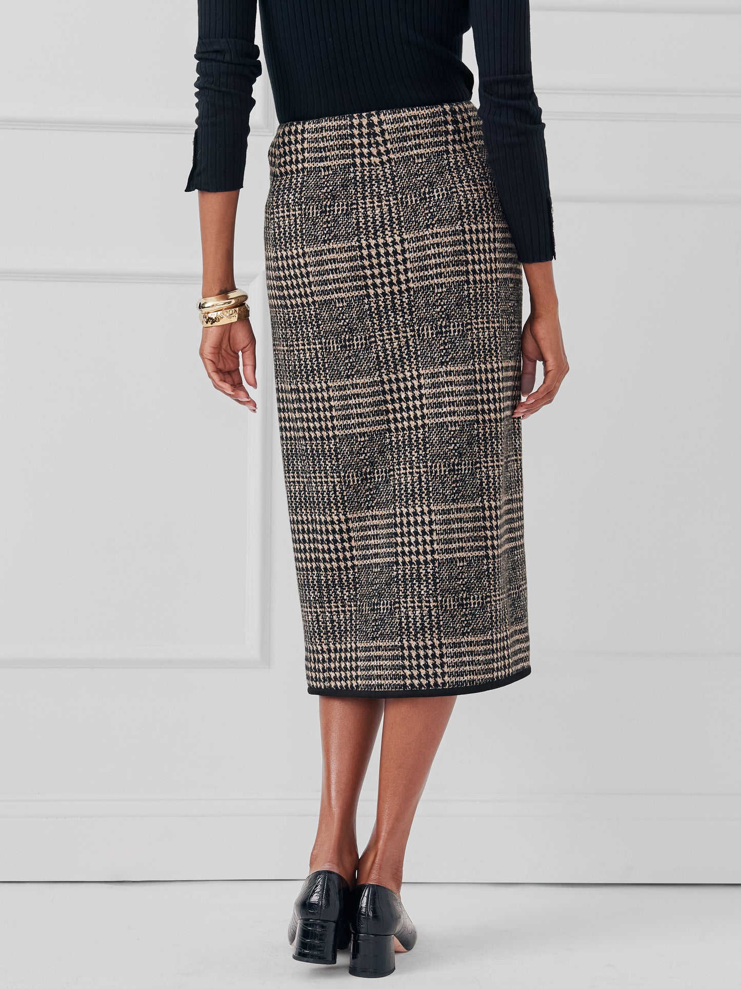 J.McLaughlin Suzette skirt in black/tan made with a wool blend.