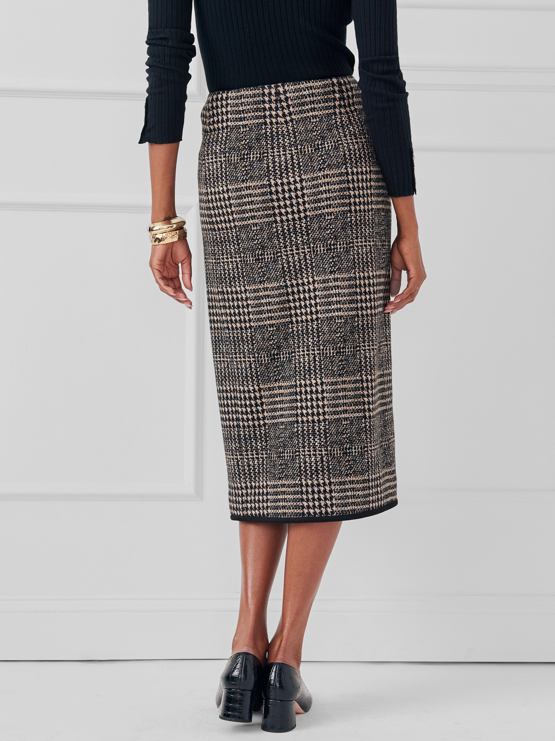 J.McLaughlin Suzette skirt in black/tan made with a wool blend.