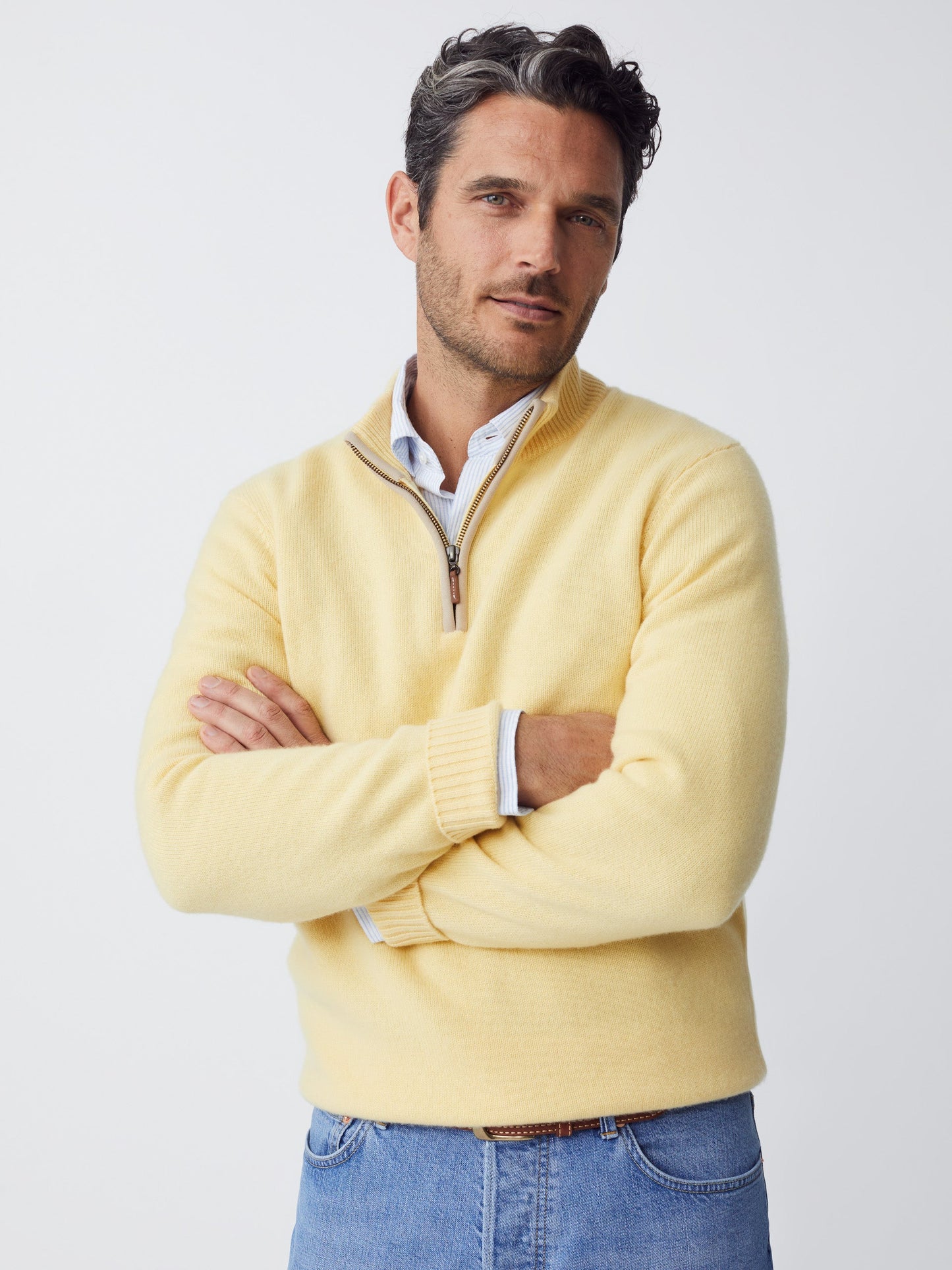 Model wearing J.McLaughlin Tate sweater in yellow made with cashmere.