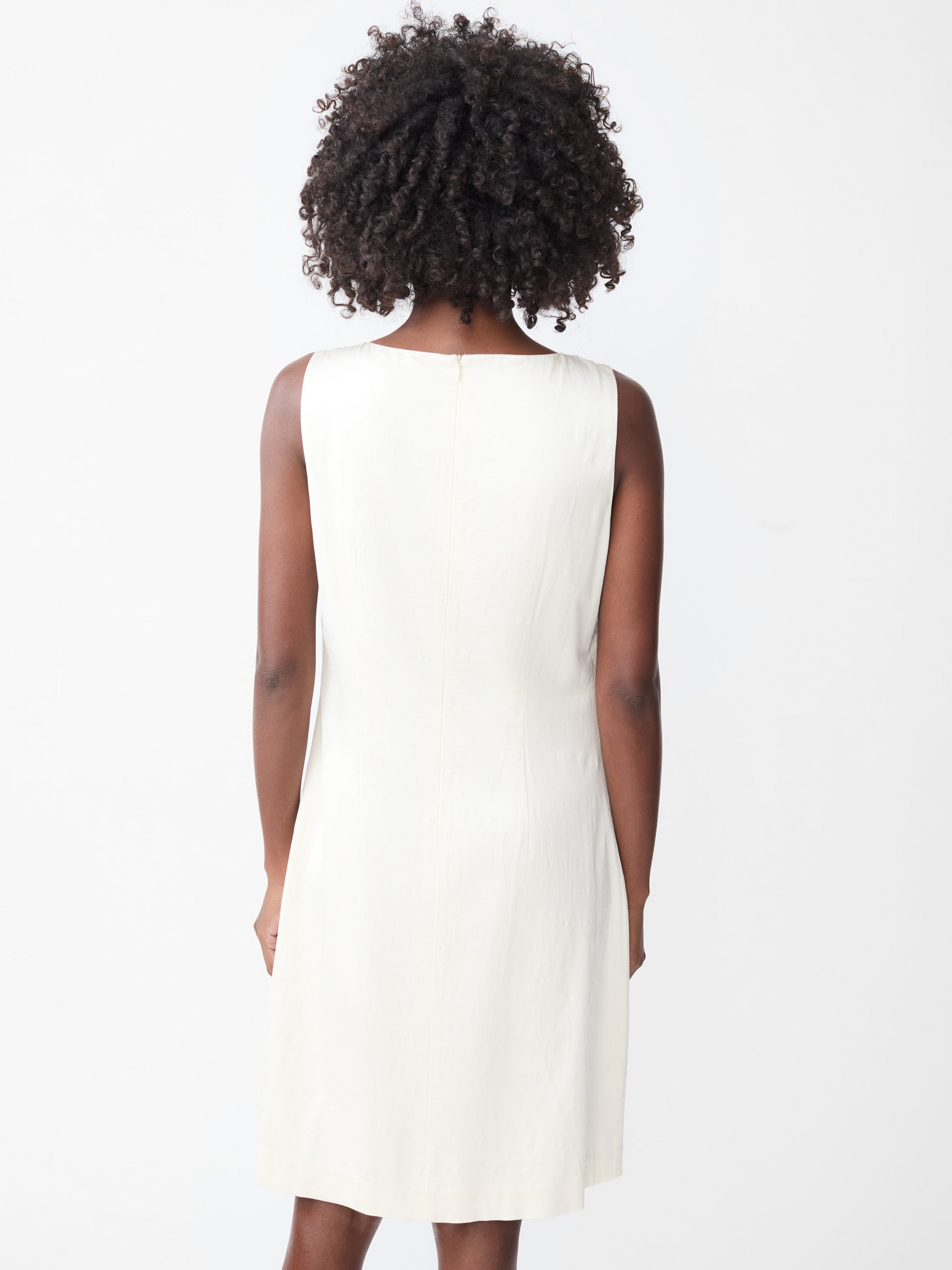 J.McLaughin Terra dress in cream made with cotton. 