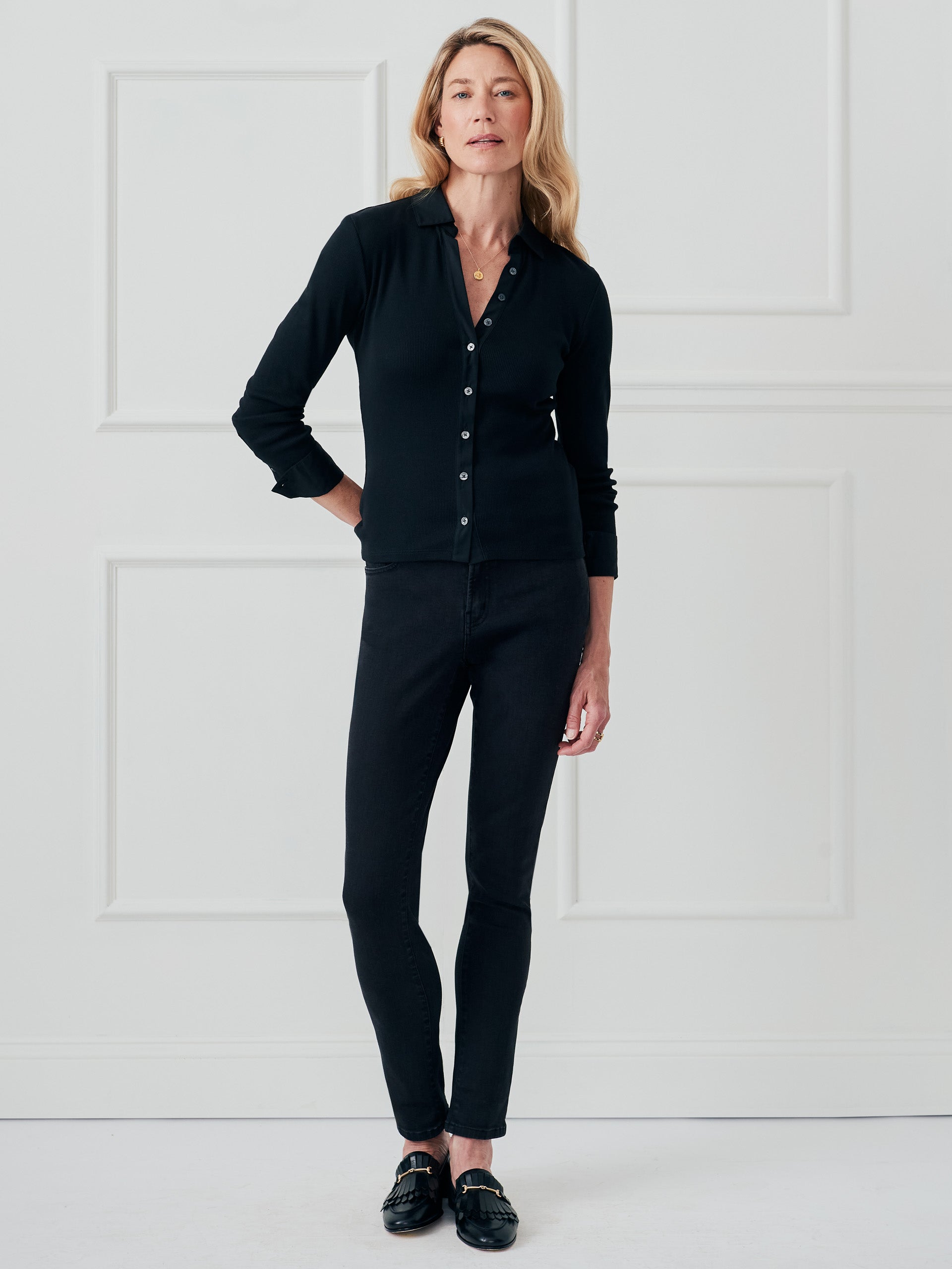 J.McLaughlin Theodora top in black made with cotton. 