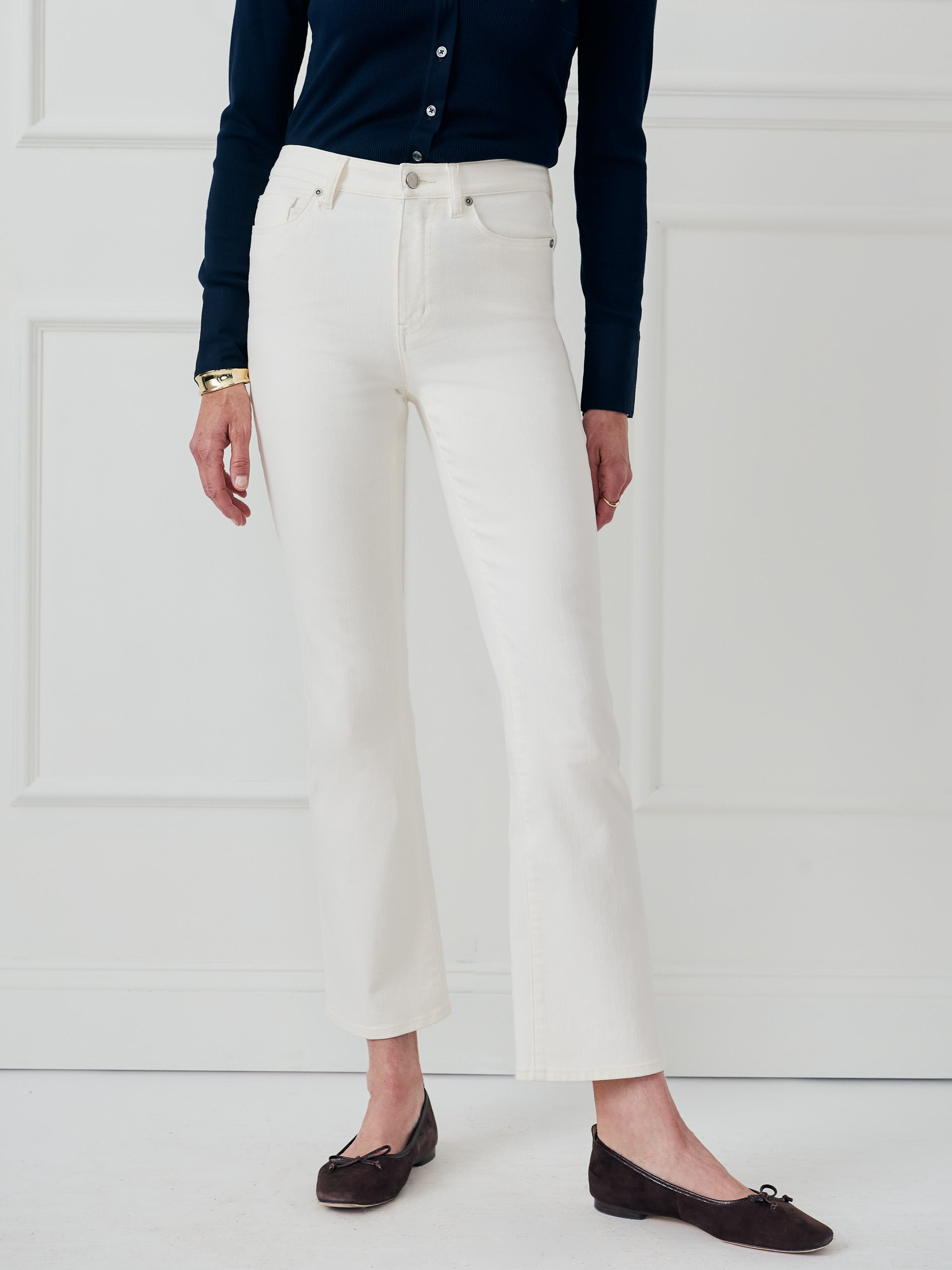 J.McLaughlin Elvira jeans in natural made with cotton. 
