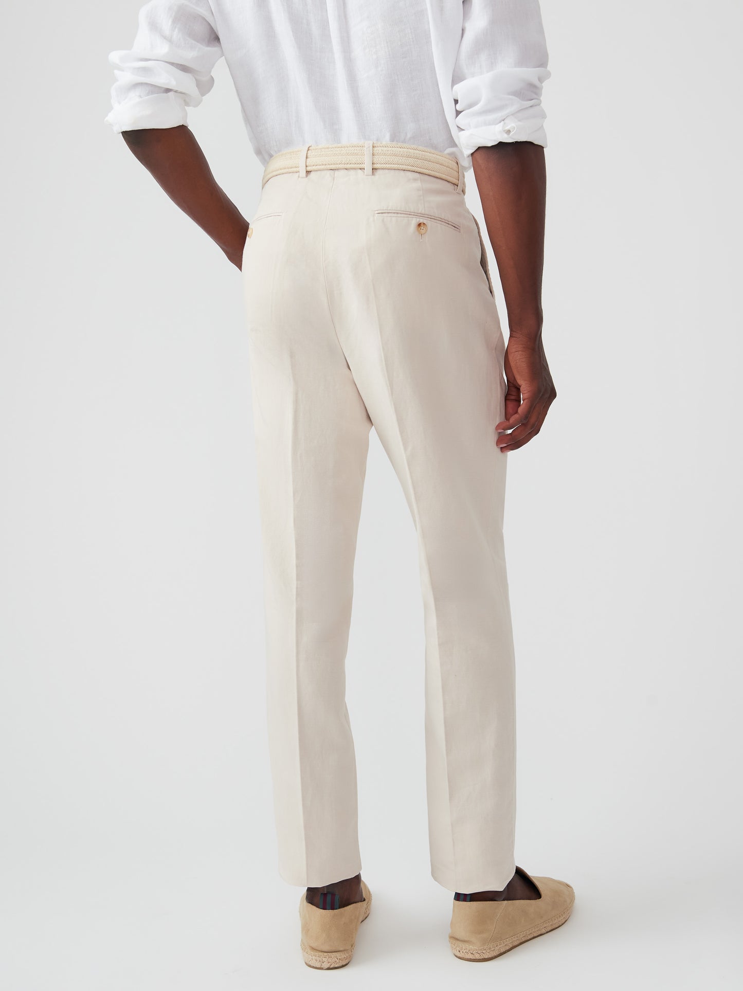 J.McLaughlin Oxford pants in stone made with cotton/linen. 